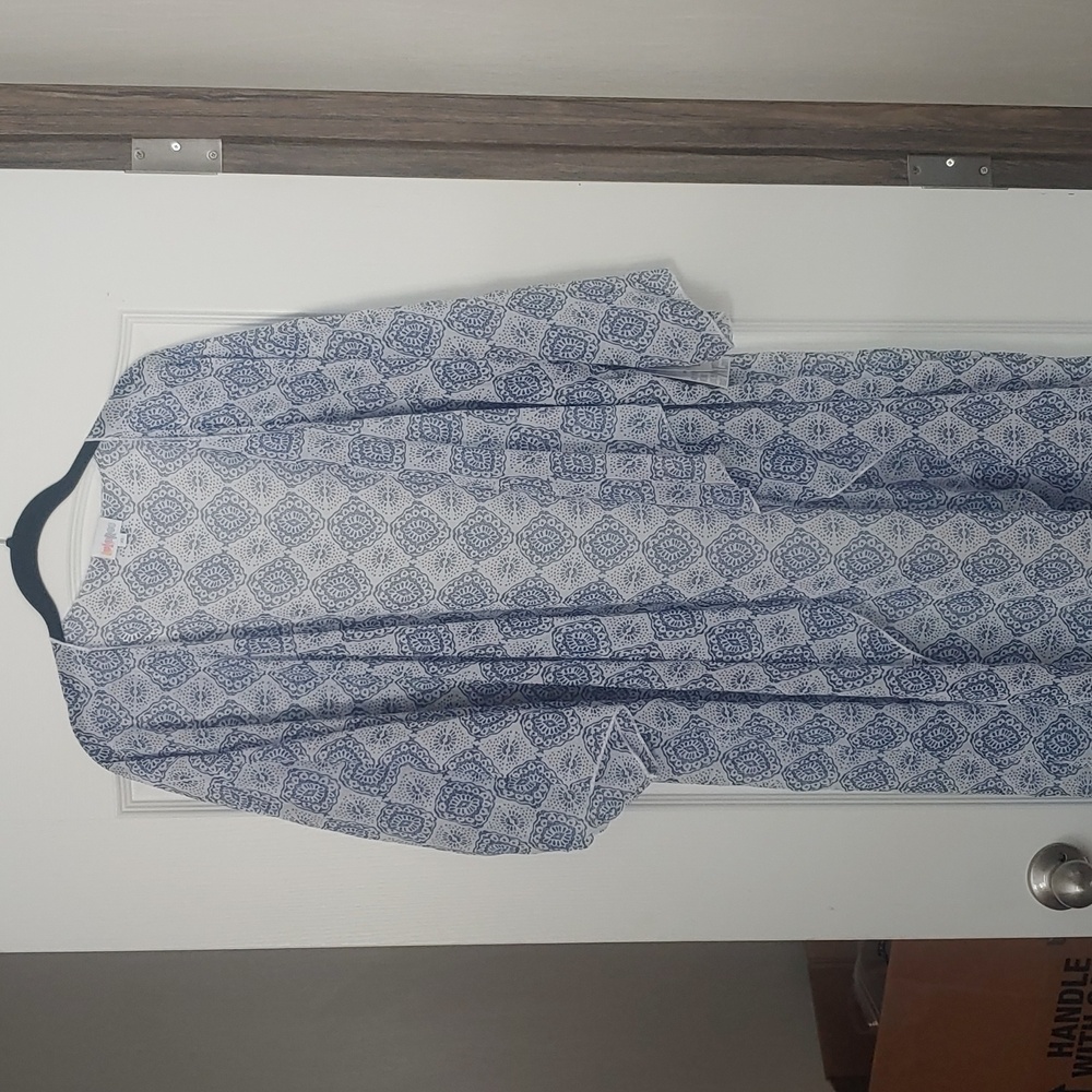 Lularoe XL Shirley